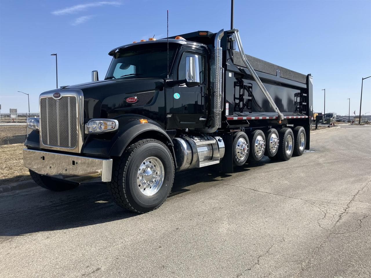 2026 Peterbilt 567 - Photo 1