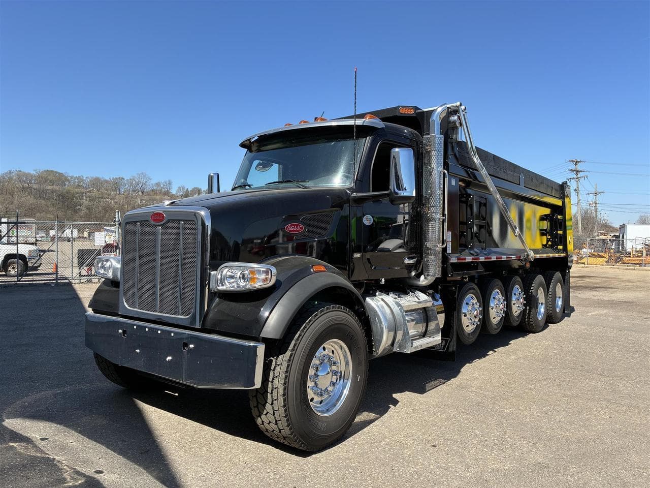 2026 Peterbilt 567 - Photo 1