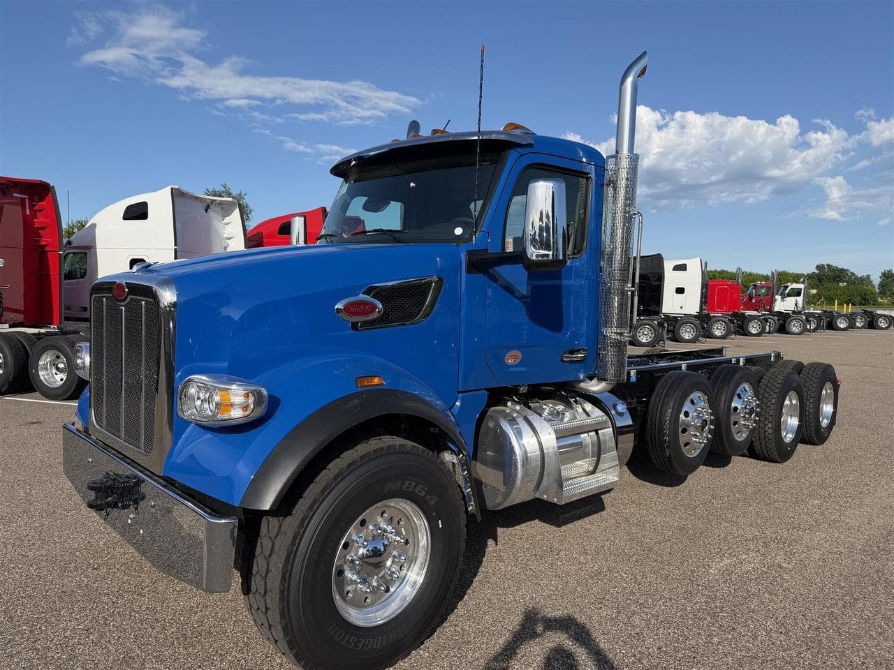 2027 Peterbilt 567 - Photo 1