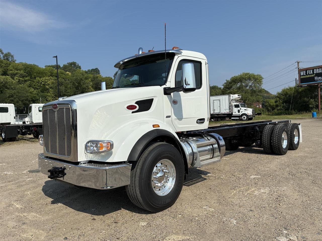 2027 Peterbilt 567 - Photo 1