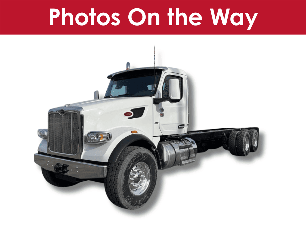 2027 Peterbilt 567 - Photo 1