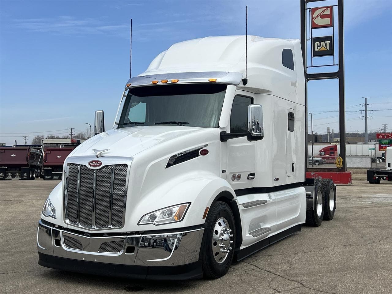 2027 Peterbilt 579 80" Double Bunk Ultraloft - Photo 1
