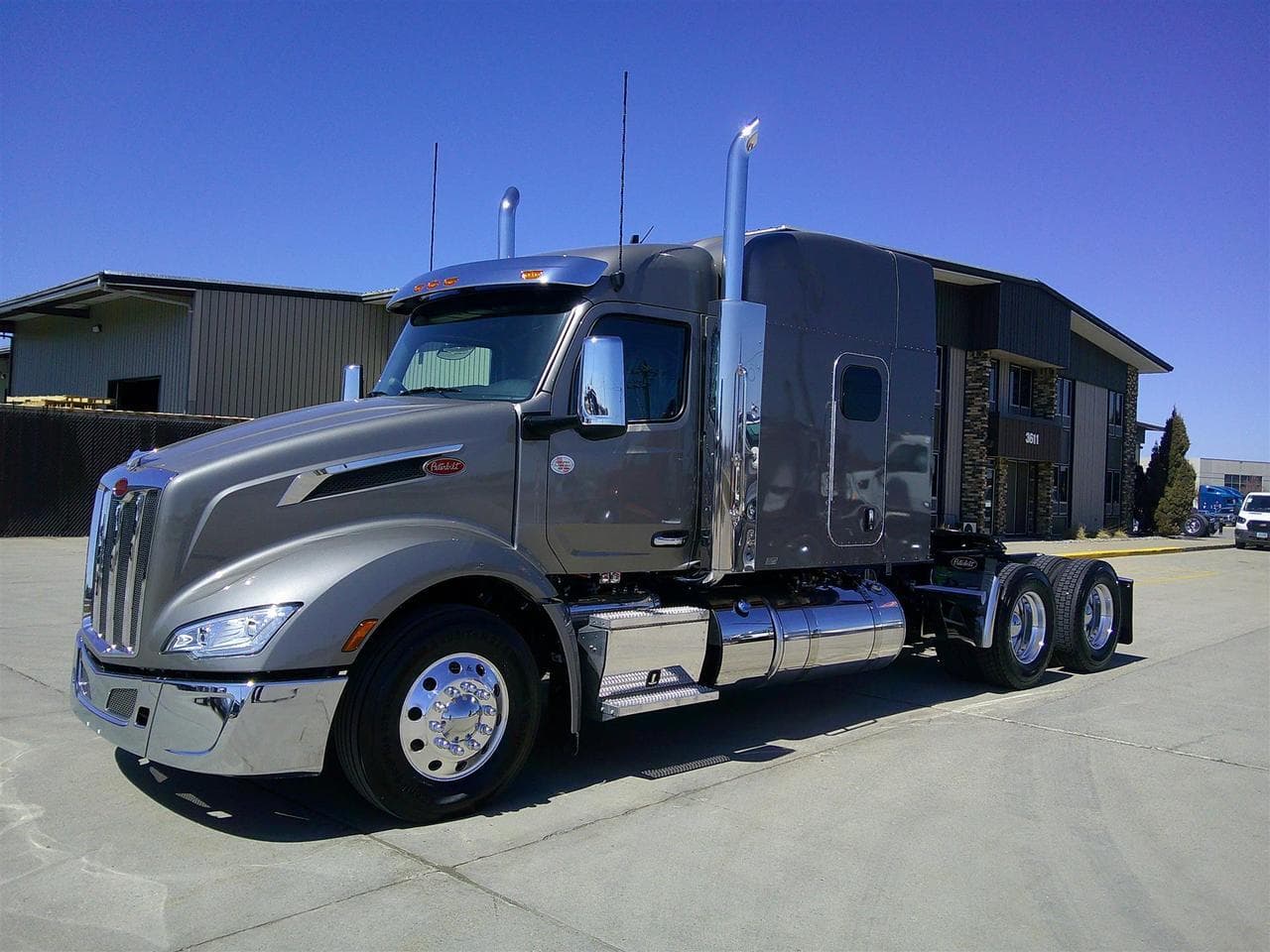 2027 Peterbilt 579 72" Double Bunk High Roof - Photo 1