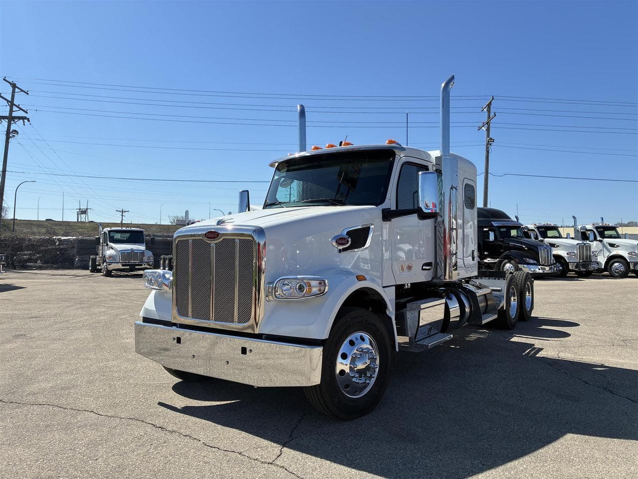 2027 Peterbilt 567 58" Low Roof - Photo 1