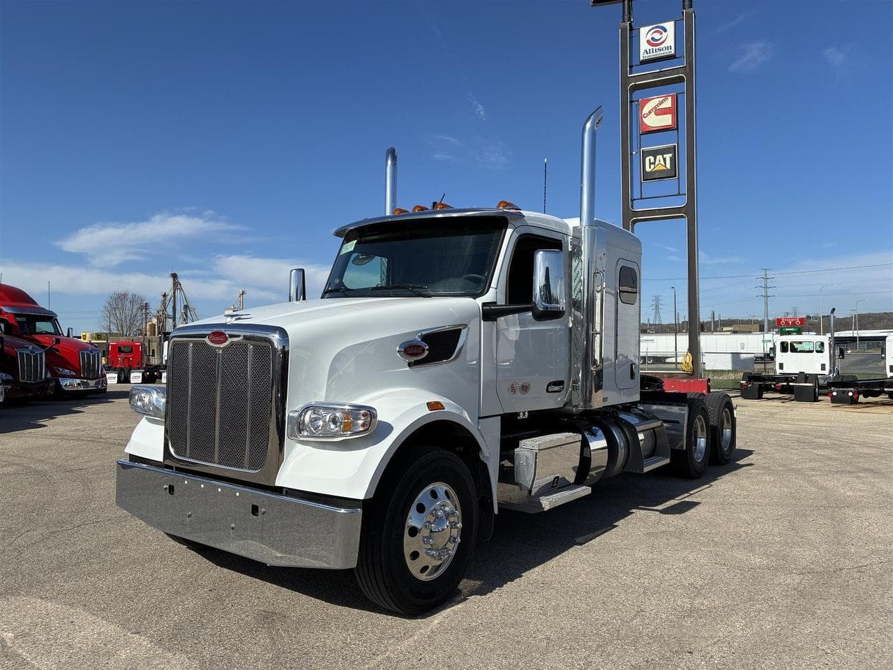 2027 Peterbilt 567 58" Low Roof - Photo 1
