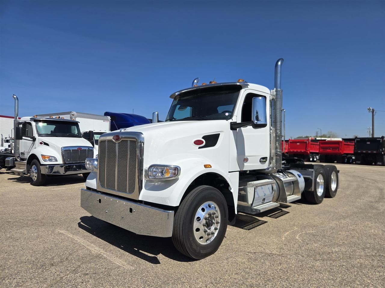 2027 Peterbilt 567 - Photo 1