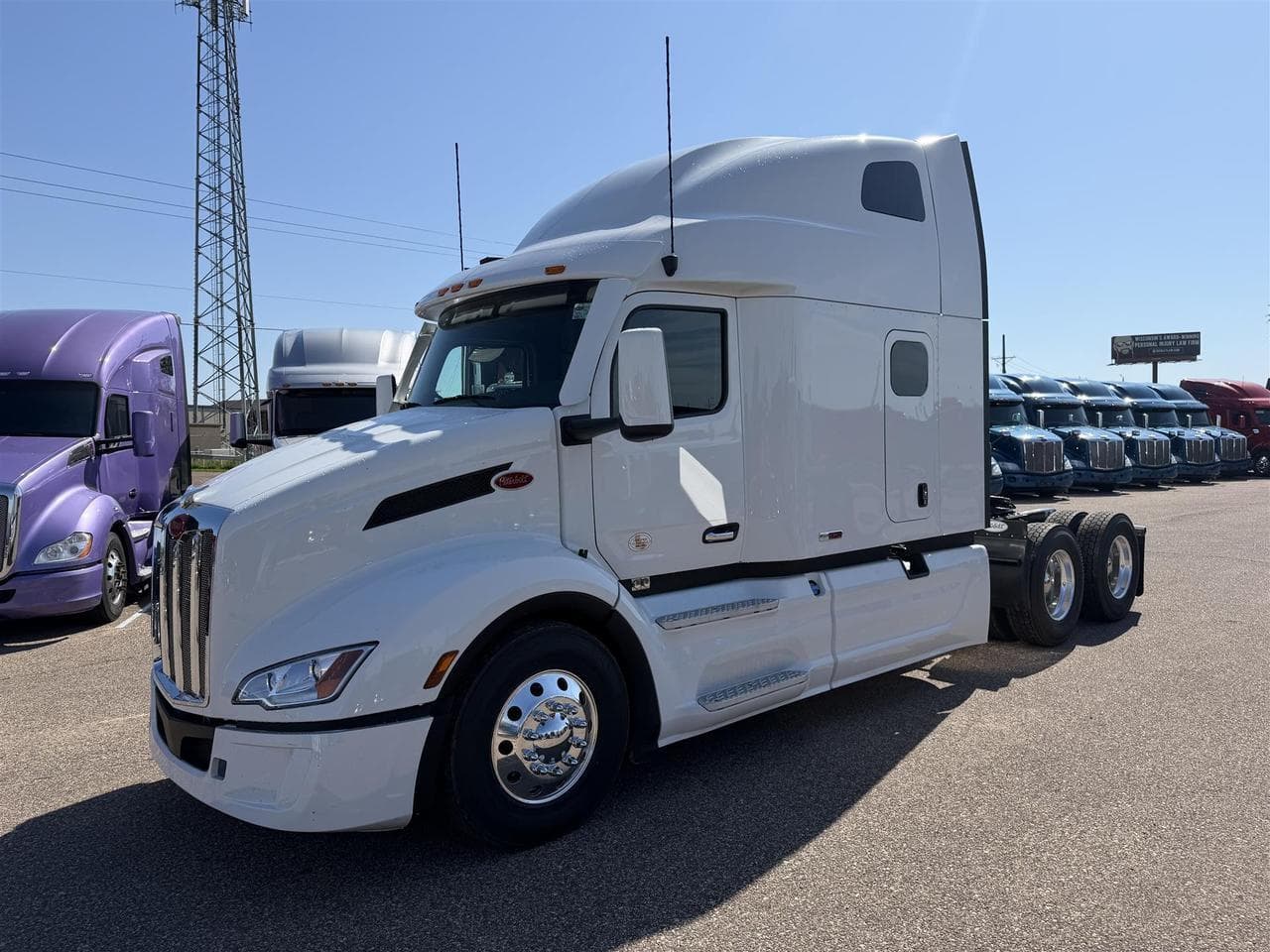 2027 Peterbilt 579 80" Double Bunk Ultraloft - Photo 1