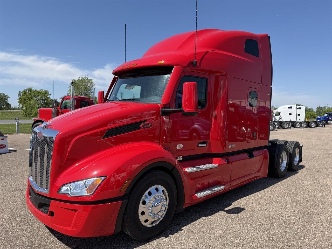 2027 Peterbilt 579 80" Double Bunk Ultraloft - Photo 1