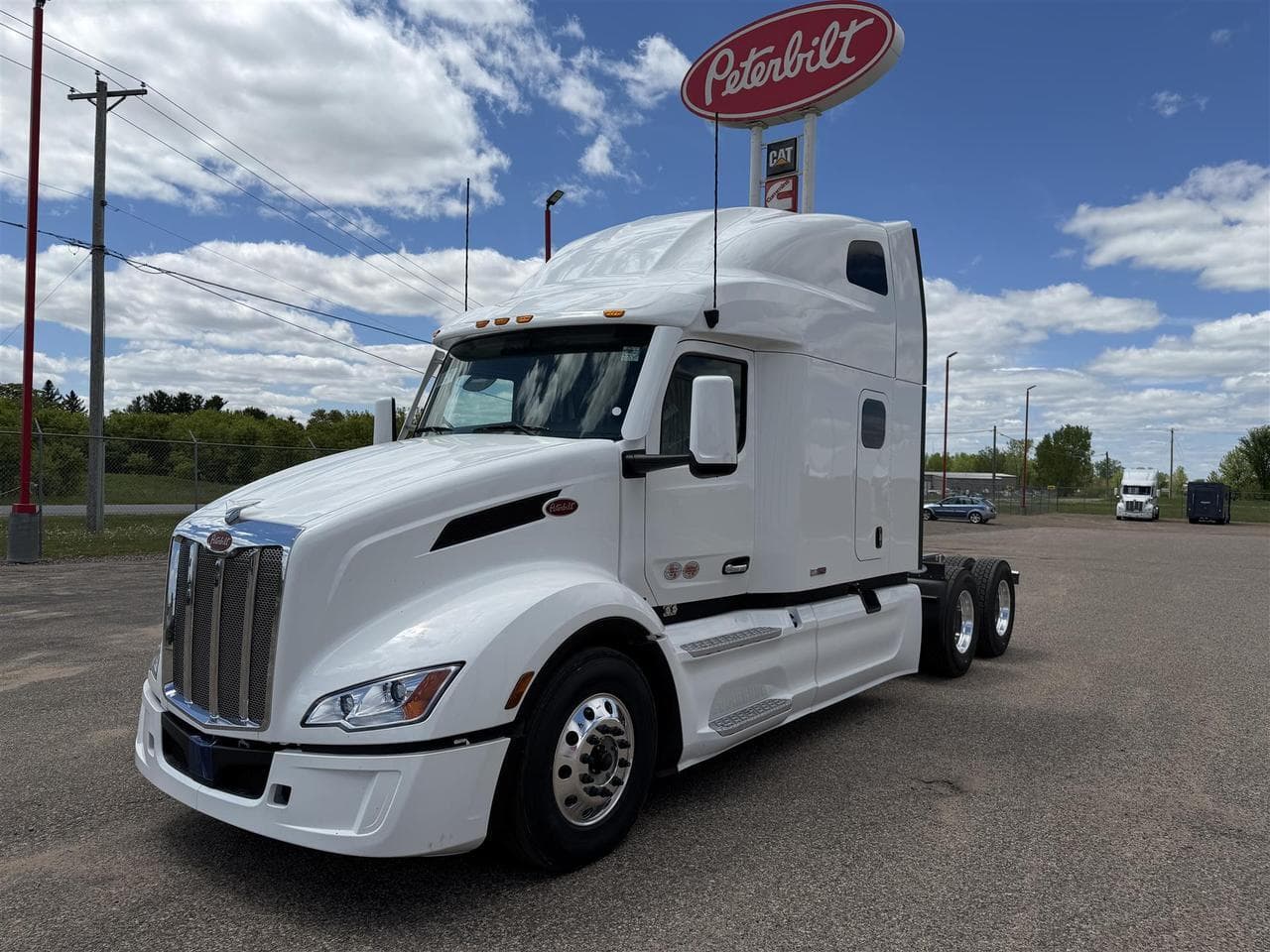 2027 Peterbilt 579 80" Double Bunk Ultraloft - Photo 1