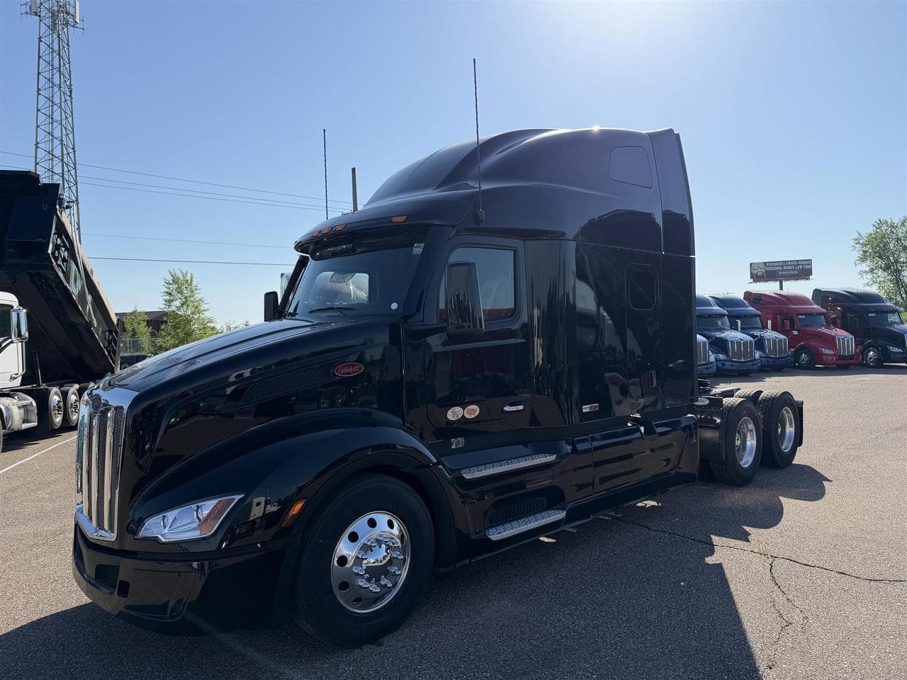 2027 Peterbilt 579 80" Double Bunk Ultraloft - Photo 1