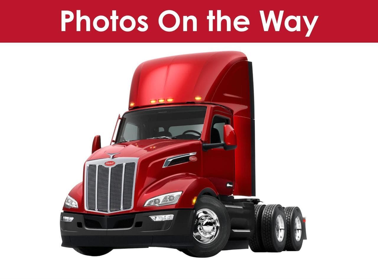 2027 Peterbilt 579 - Photo 1