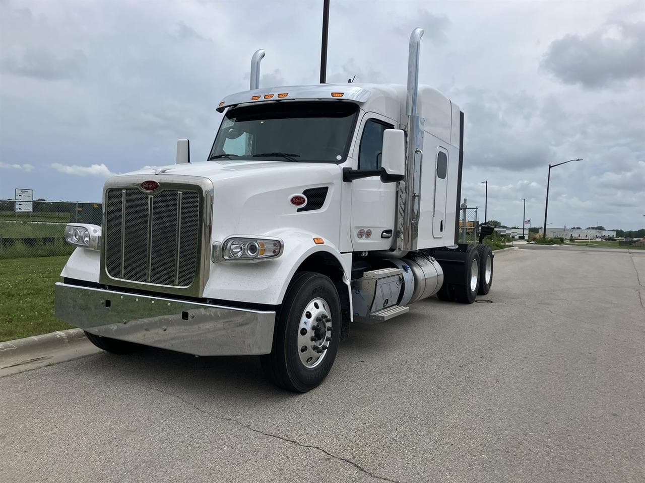 2027 Peterbilt 567 72" High Roof - Photo 1