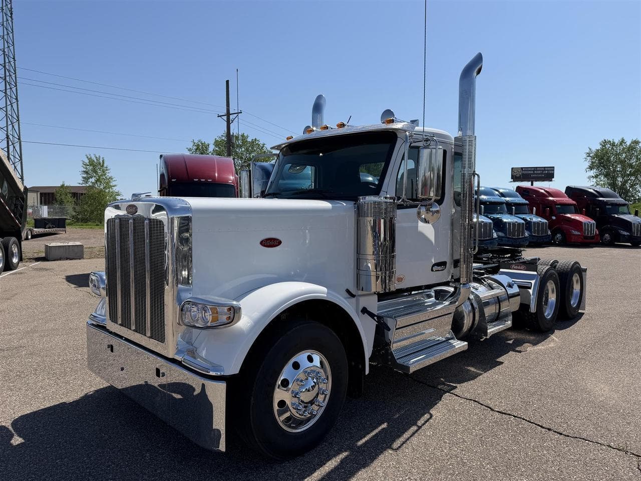 2027 Peterbilt 589 - Photo 1