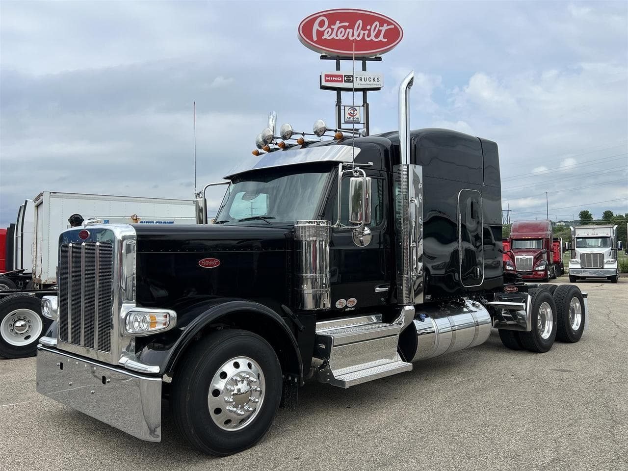 2027 Peterbilt 589 80" Double Bunk High Roof - Photo 1