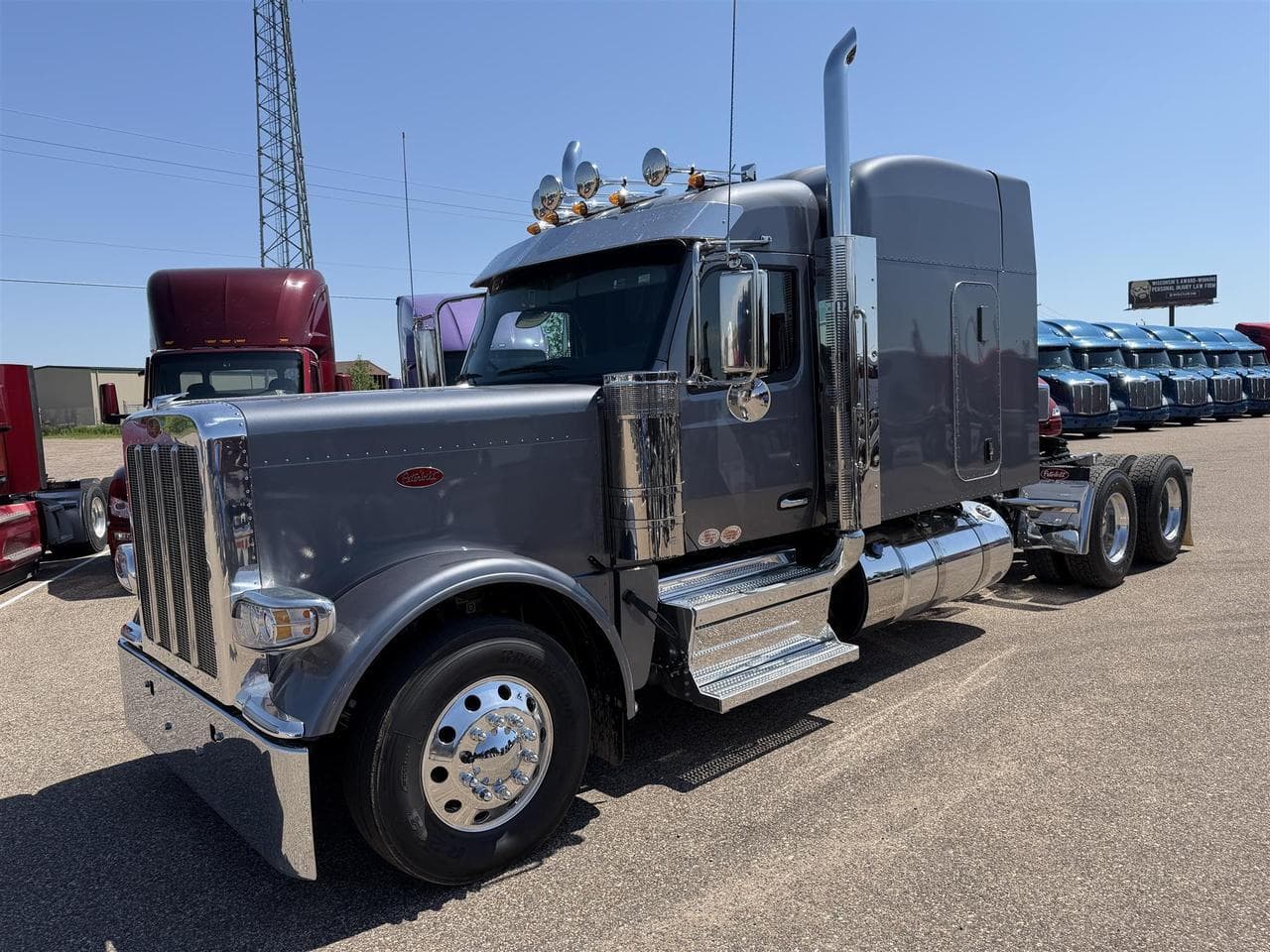 2027 Peterbilt 589 80" Double Bunk High Roof - Photo 1