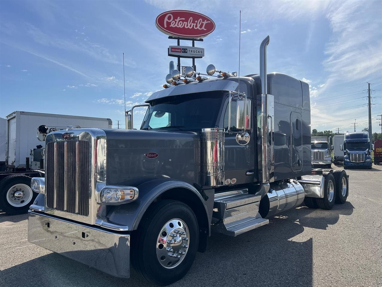 2027 Peterbilt 589 80" Double Bunk High Roof - Photo 1