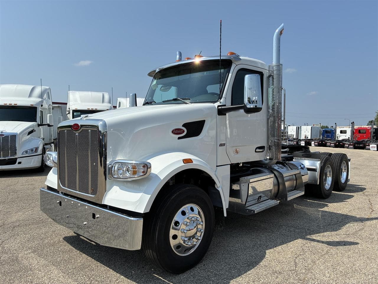 2027 Peterbilt 567 - Photo 1