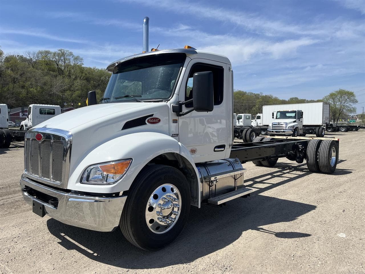 2026 Peterbilt 536 - Photo 1
