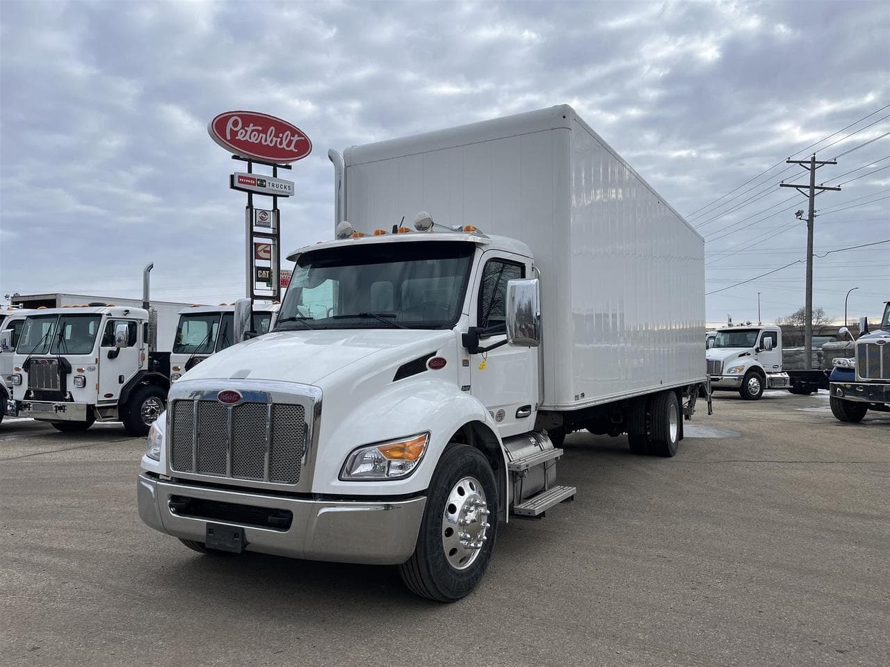 2026 Peterbilt 536 Box Truck - Photo 1