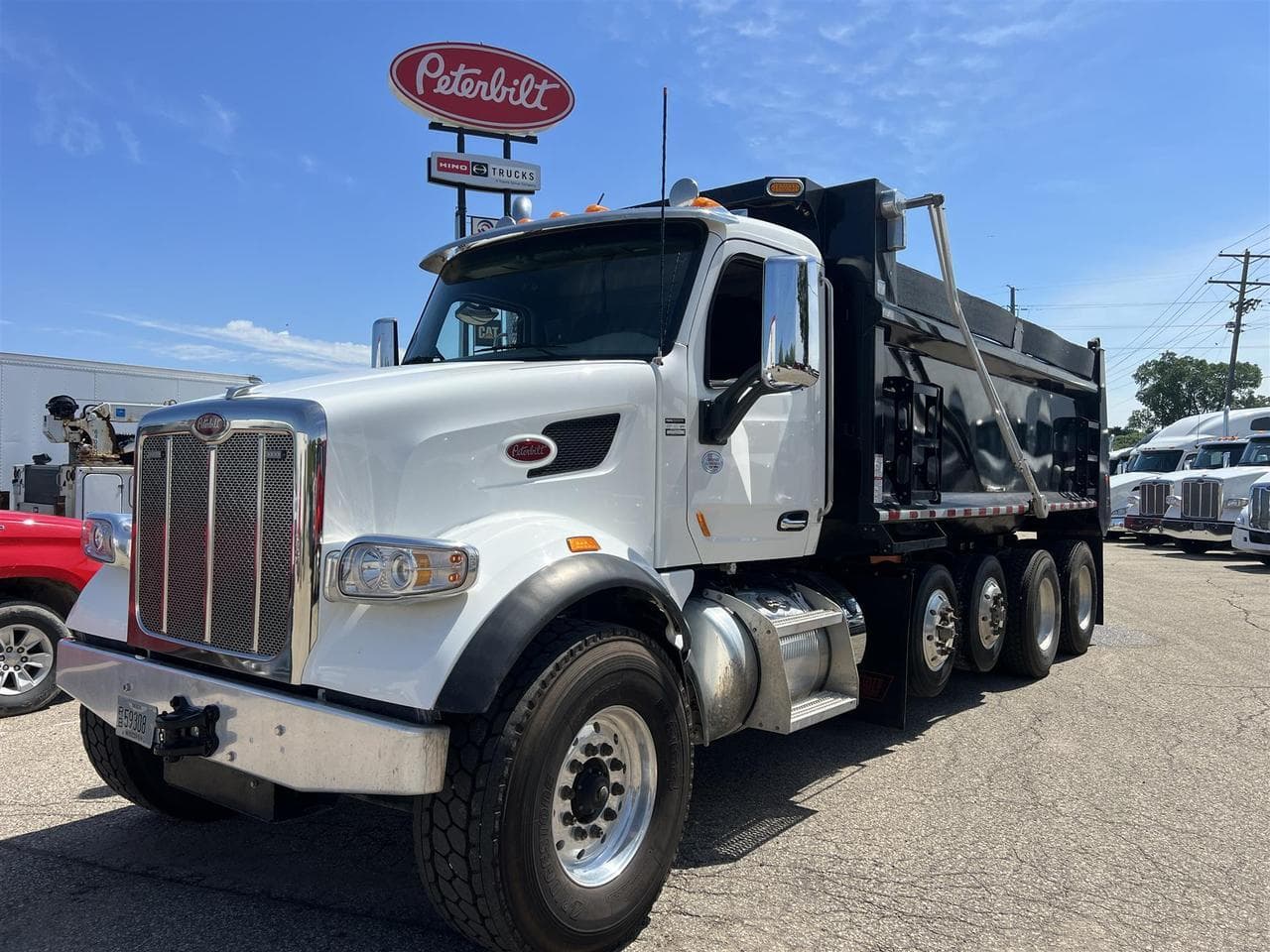 2022 Peterbilt 567 - Photo 1