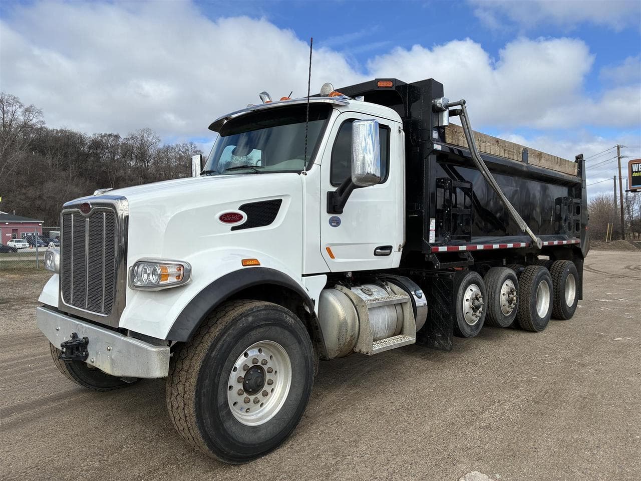 2022 Peterbilt 567 - Photo 1