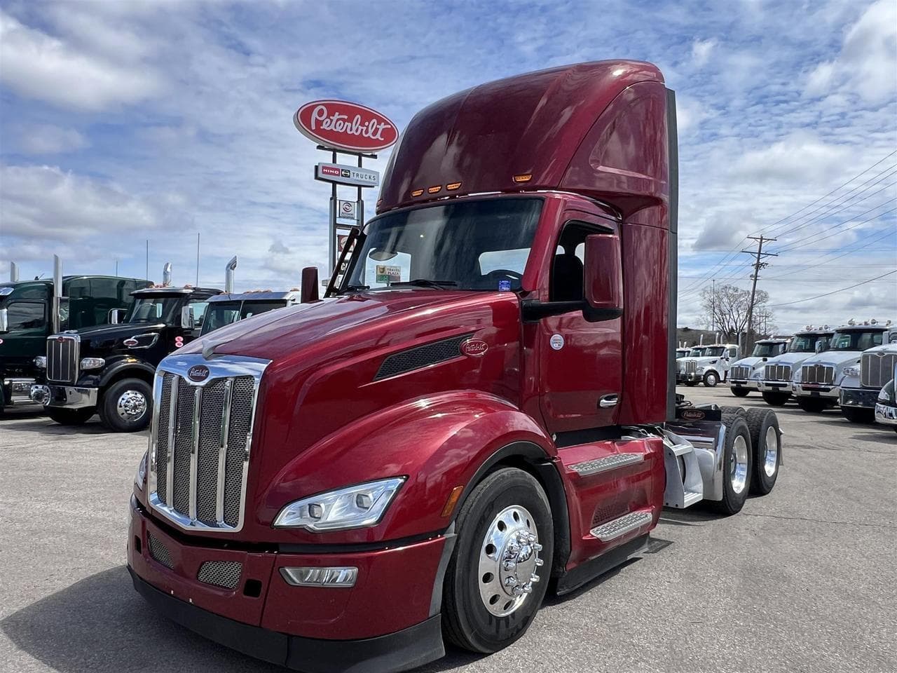 2022 Peterbilt 579 - Photo 1