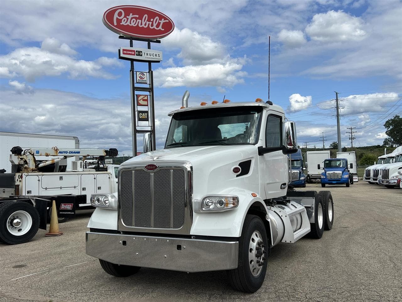 2023 Peterbilt 567 - Photo 1