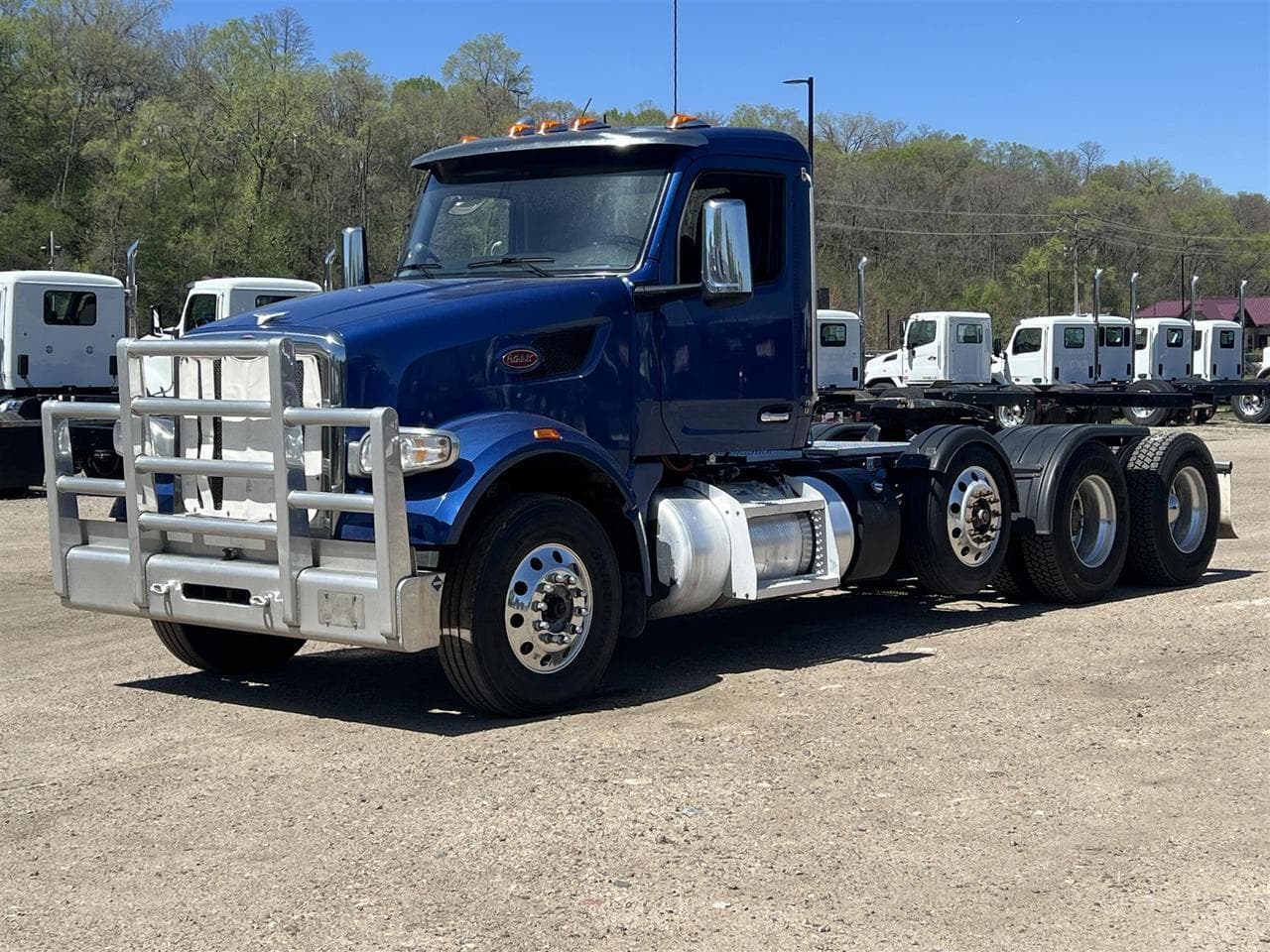 2023 Peterbilt 567 - Photo 1