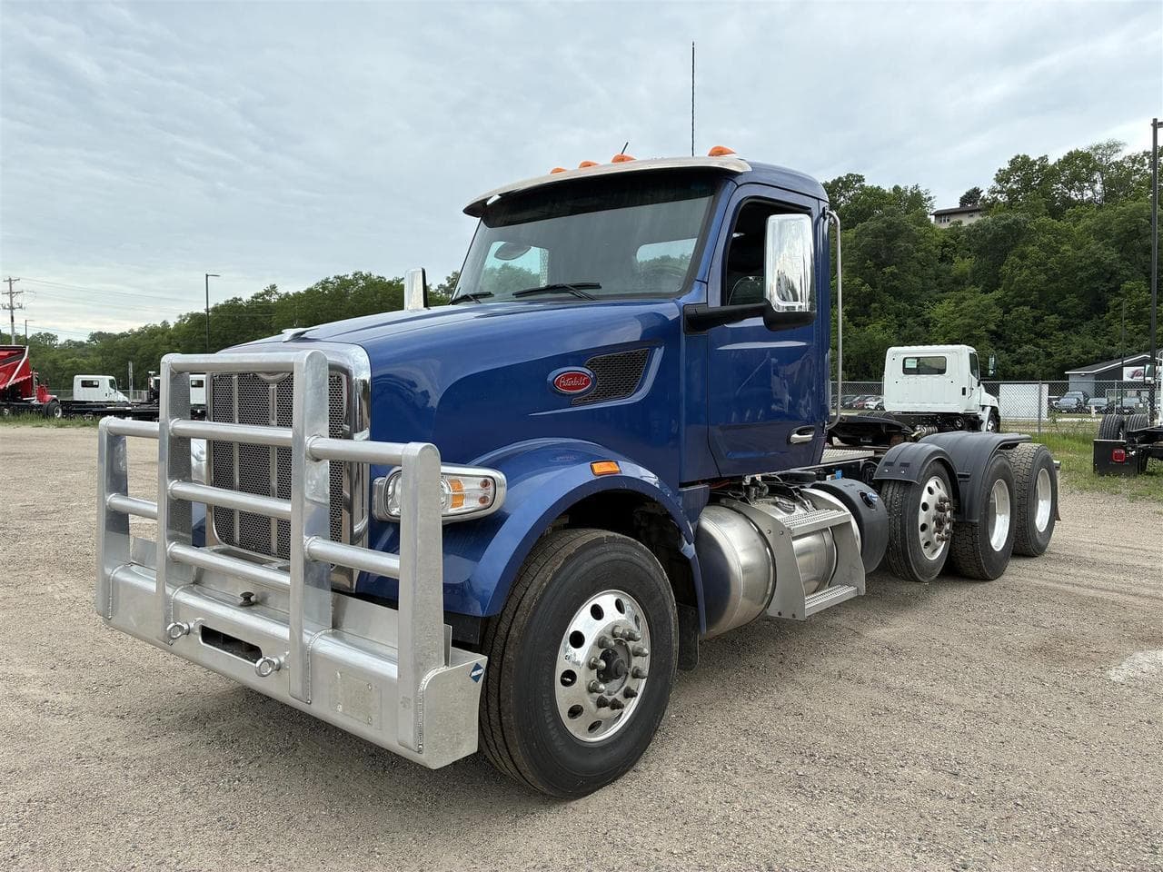 2023 Peterbilt 567 - Photo 1