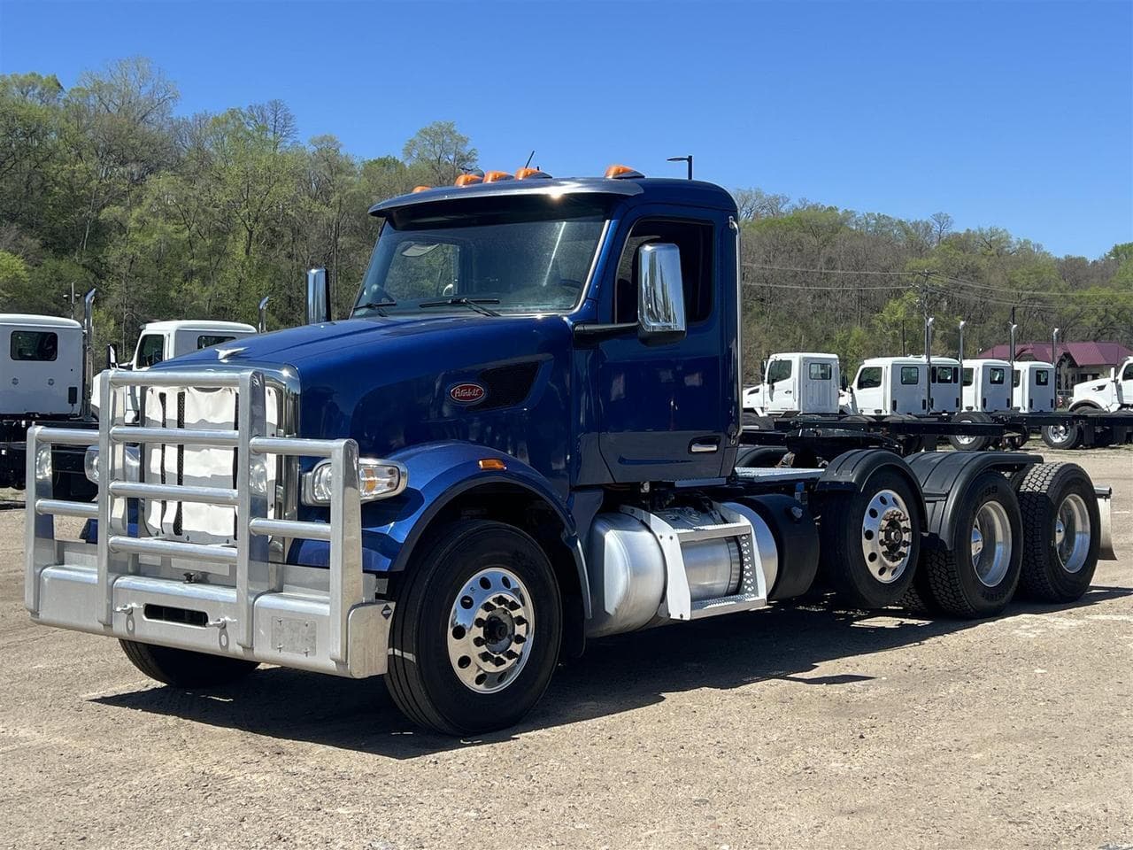 2023 Peterbilt 567 - Photo 1