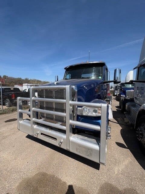 2023 Peterbilt 567 - Photo 1