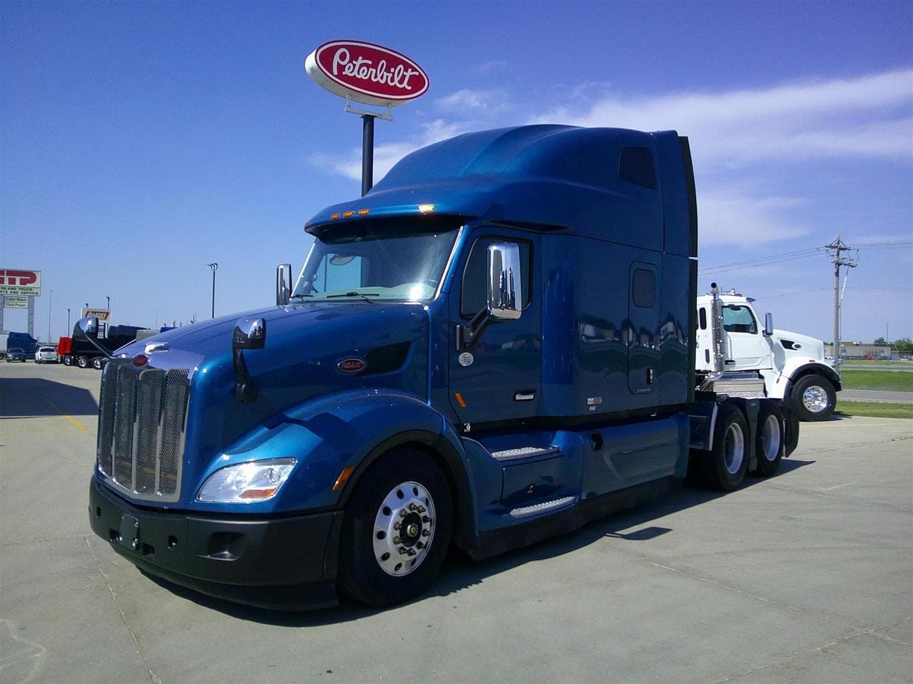 2021 Peterbilt 579 80" Ultraloft - Photo 1