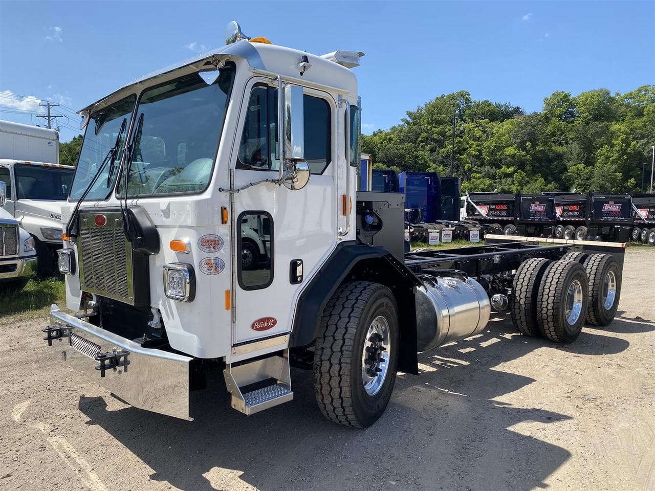 2025 Peterbilt 520 - Photo 1