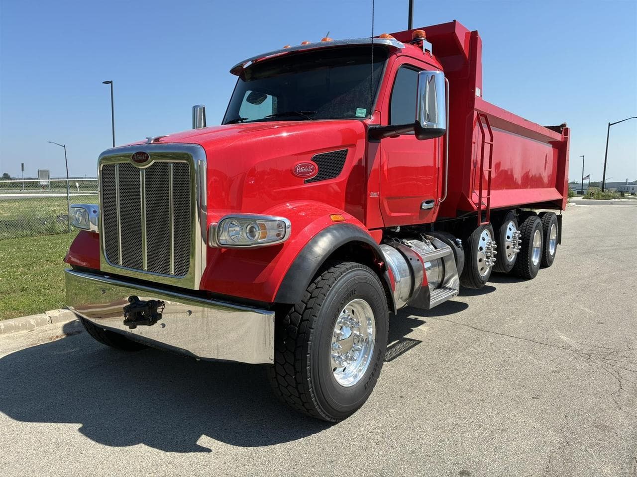 2023 Peterbilt 567 - Photo 1