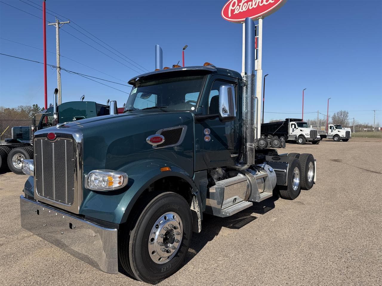 2027 Peterbilt 567 - Photo 1
