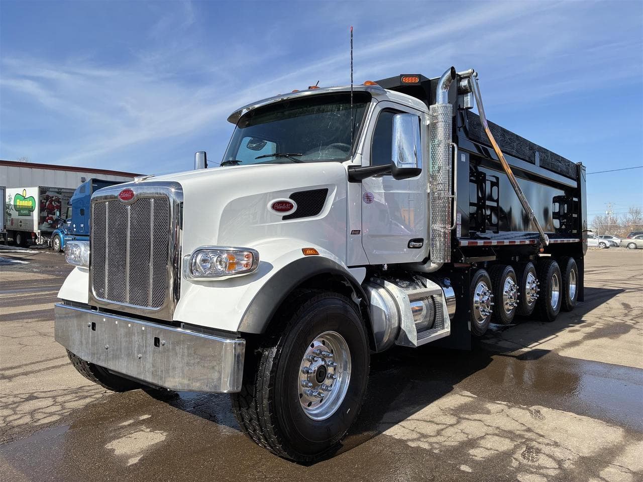 2026 Peterbilt 567 - Photo 1