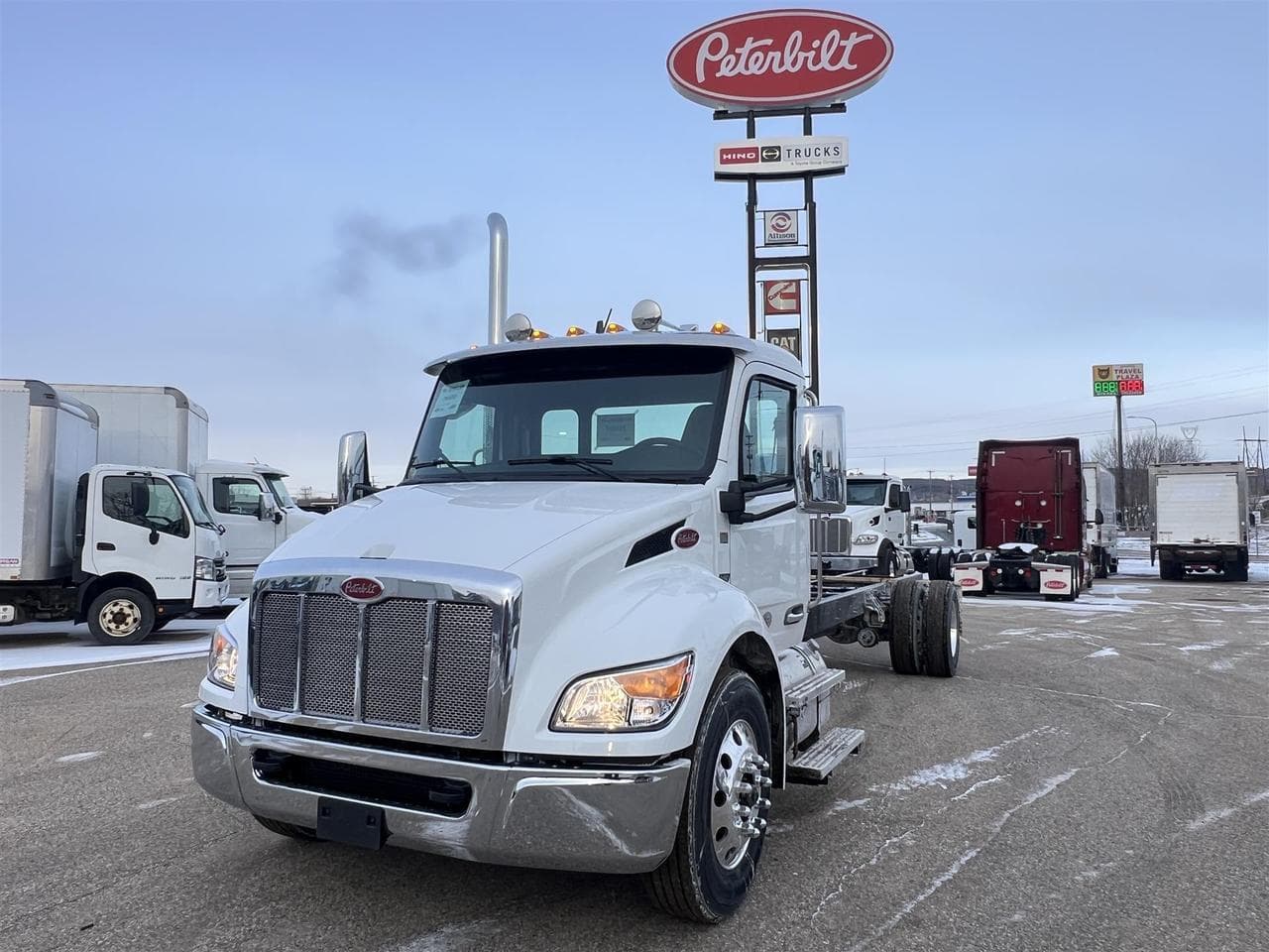2026 Peterbilt 536 Cab & Chassis - Photo 1