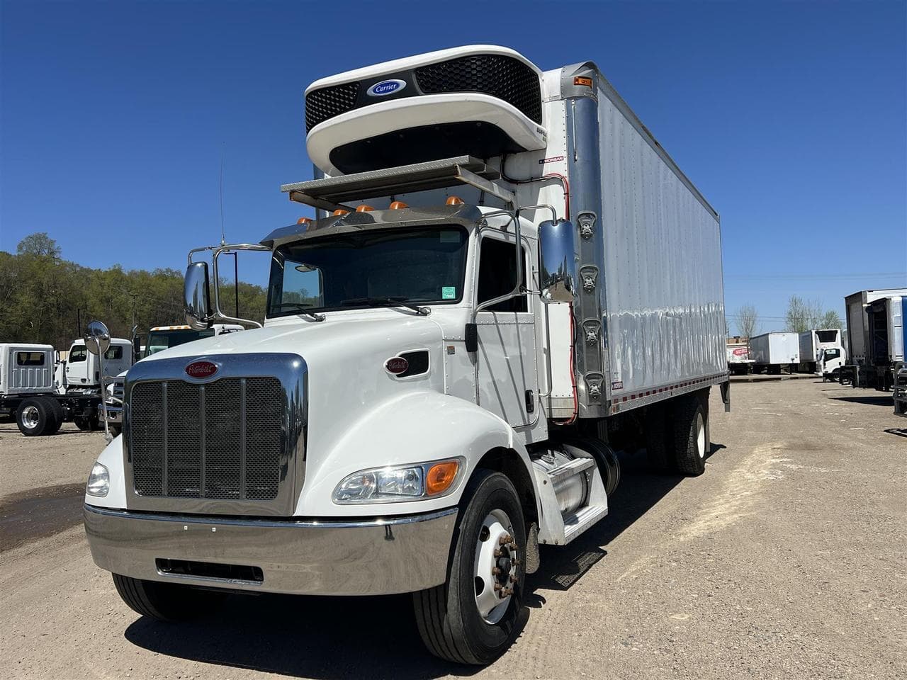 2021 Peterbilt 337 - Photo 1