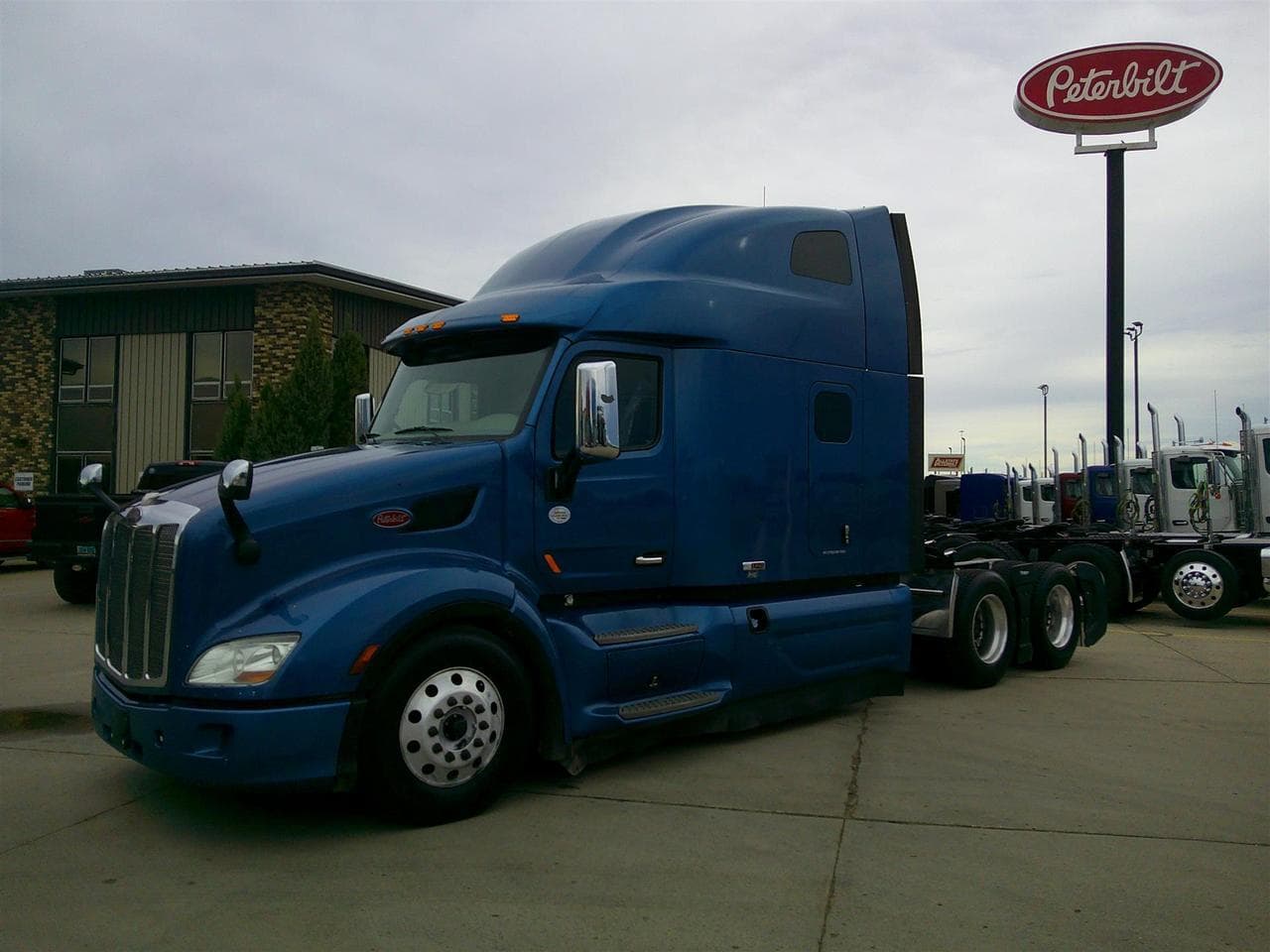 2020 Peterbilt 579 80" Ultraloft - Photo 1